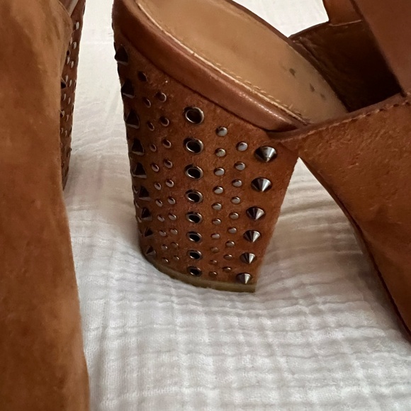 Coach Drew Lux Studded Spiked Open toe Shoes Brown Suede Heels Size 7 - Picture 2 of 4